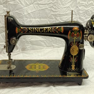 Máquina de coser Singer 66K