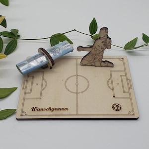 Geldgeschenk Fußballfeld zum Verschenken von Geldscheinen | für Fußballer | Geschenkidee um Geld zu verschenken | Fußball, Fußballplatz