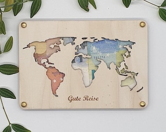 Personalized wooden world map – "Have a good trip" gift – wooden map to give as a present to globetrotters & travelers – travel gift idea