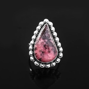 Anello a goccia in argento sterling con rodonite: dichiarazione di pietra preziosa boho