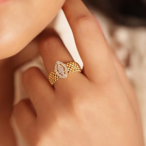 Zarter 14K Gold Diamant Ring: Minimalistischer Stapelring