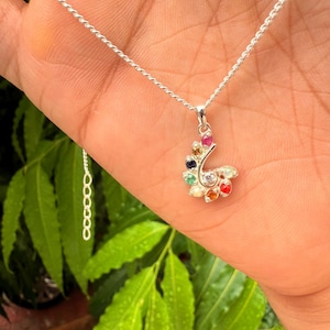 925 Sterling Silber Navratan Anhänger: Vedische Edelstein Halskette