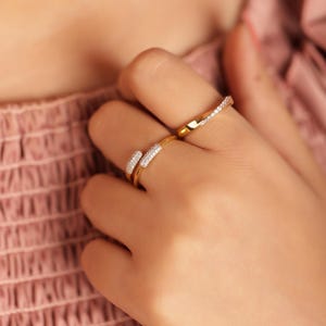 Zierlicher 14K Gold Diamant Ring: Minimalistischer Stacking Schmuck