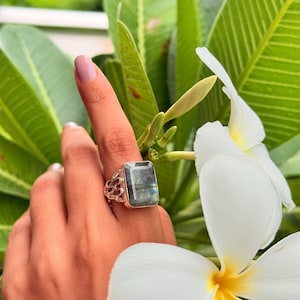 Anillo de labradorita: plata de ley 925, joyería de piedras preciosas hecha a mano