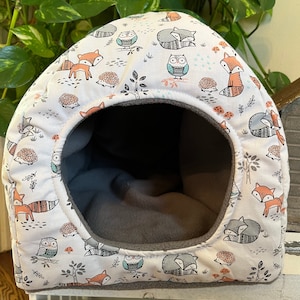 Guinea Pig Hidey,Guinea Pig Nest, Fleece Hidey, guinea pig Bed, Hidey House for Guinea Pigs, Cozy Cave All Creatures