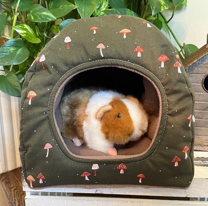 Guinea Pig Hidey,Guinea Pig Nest, Fleece Hidey, guinea pig Bed, Hidey House for Guinea Pigs, Cozy Cave Mushrooms