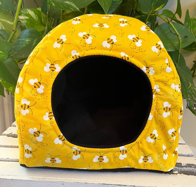 Guinea Pig Hidey,Guinea Pig Nest, Fleece Hidey, guinea pig Bed, Hidey House for Guinea Pigs, Cozy Cave Yellow Bees