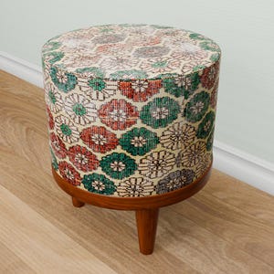 Retro footstool, Flower print bench, Vintage style pouf, Kitchen table bench, Telephone stand, Round plant stand, Ottoman footrest, 309-01