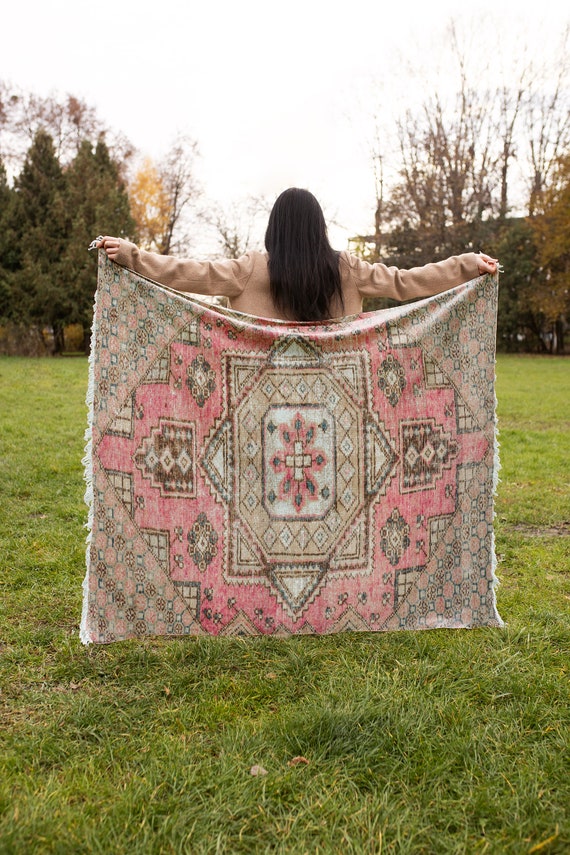 Pink throw blanket, Lovely blanket, Cozy blanket, Vintage rug inspired, Retro blanket, Coverlet blanket, Large blanket, Plush blanket