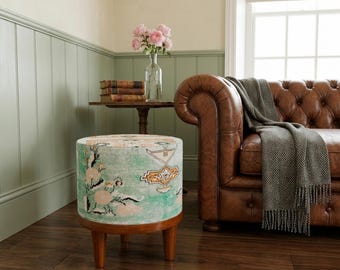 Salbeigrüner Ethno-Pouf | Fußhocker im Südwest-Stil fürs Wohnzimmer | Boho-Holzhocker