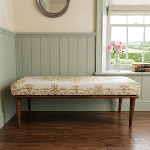 Taburete para pies, taburete de tocador con cojín de silla de montar, banco otomano cóncavo moderno, banco con patas de madera maciza, asiento tapizado para recibidor 313-02