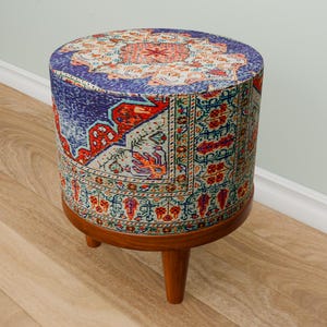 Colorful Kilim Ottoman Pouf – Round Handmade Footstool with Wood Legs – Boho Accent Stool for Living Room or Vanity, 93-02