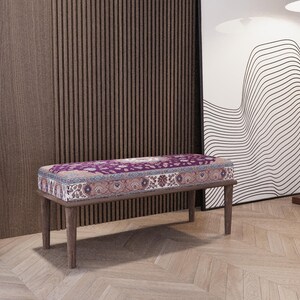 Eingangsbank mit lila Medaillonmuster | Boho-Betthocker mit Blumenmuster Bild 14
