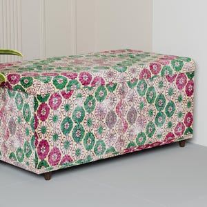 Kleurrijke kelim-opbergpoef – gestoffeerde bank met deksel en houten poten – boho stoel voor hal of slaapkamer, 309-02