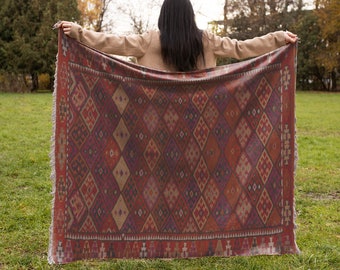 Handmade kilim lap blanket, Soft and plush lap blanket, Artisan kilim lap blanket, Cozy kilim lap blanket, Bohemian kilim lap throw