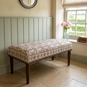 Banco otomano rosa neutro / Taburete de pasillo de estilo mediados de siglo / M-277