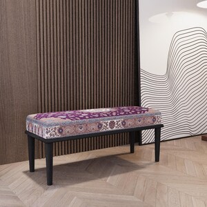 This nomadic-style floral ottoman bench is perfect for vanity tables, hallways, foyers, or as a telephone bench. Handmade with care, it combines style, comfort, and functionality. Ideal for adding a cozy, boho-inspired touch to any living space.