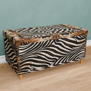 Zebra design bench, Storage organizer, Trunk for bedroom, Cute ottoman bench, Long lasting bench, Decorative furniture, Nomadic bench, M-168