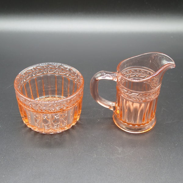 Vintage Set of Sugar Bowl and Creamer in Pink Depression Glass. Smal Pink Glassware Set from the 50-70s.