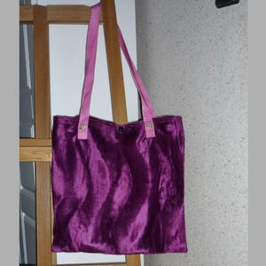 Schultertasche Tragetasche aus Kunstfell mit Wellenmuster; für DinA4; edel glänzendes Struktur-Kunstfell; gefüttert, Steckfach; Magnetknopf