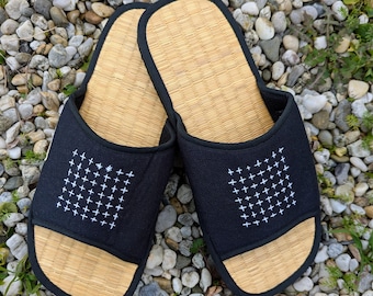 Sashiko Linen Slippers: Handmade Cinnamon Aroma Seagrass Insole