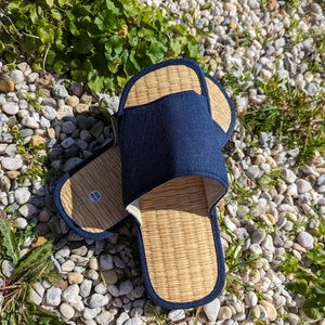 Pantoufles en jonc de mer à la cannelle, chaussons d'intérieur pour la maison, chaussons faits main, chaussons pour femmes, chaussons pour hommes Blue navy linen