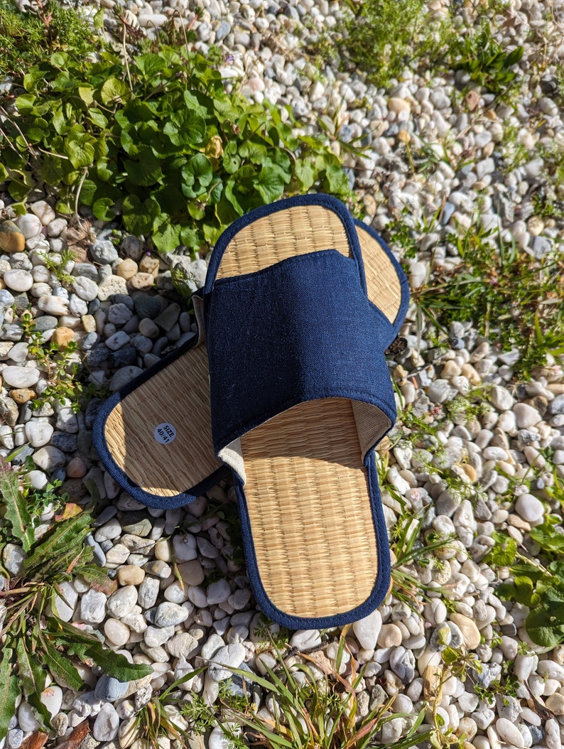 Pantoufles en jonc de mer à la cannelle, chaussons d'intérieur pour la maison, chaussons faits main, chaussons pour femmes, chaussons pour hommes Blue navy linen