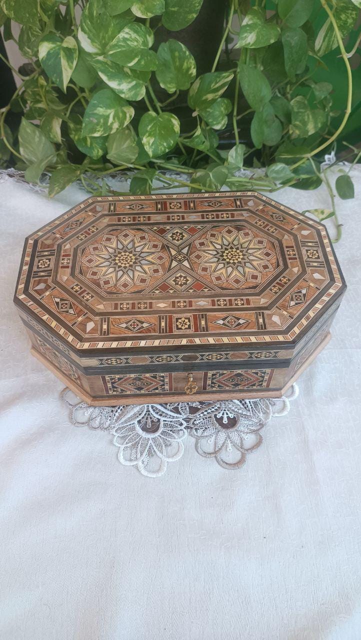 Boîte Décorative En Mosaïque De Bois (noyer, Hêtre, Pin) Incrustée De Nacre - Neuf Avec étiquettes