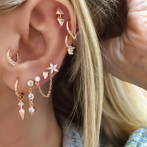 Dainty Chain CZ double boucle d'oreille fleur, boucle d'oreille double chaîne, boucle d'oreille chaîne pendante