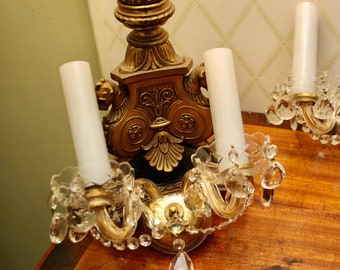 Una superba coppia di applique/lampadario in cristallo tagliato vintage