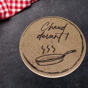 Korkuntersetzer mit 2 Mustern | Lasergravur | Auf jeder Seite ein anderes Muster Ihrer Wahl | Durchmesser 19 cm