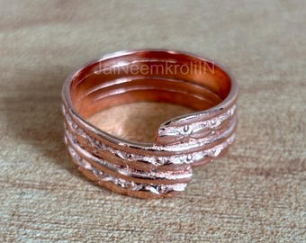 Handgjord massiv kopparring: Hantverksmässig design