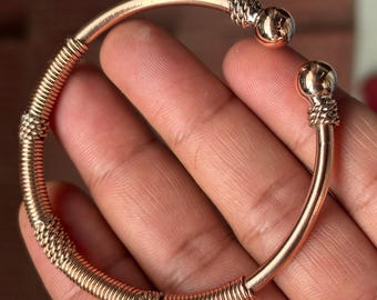 Dikke koperen kogelarmband: verstelbaar ambachtelijk ontwerp