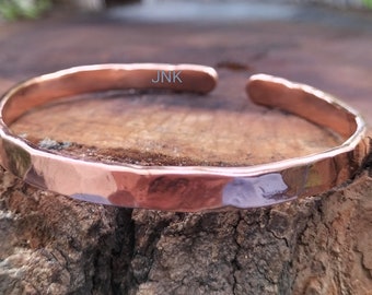Pulseira de cobre maciço feita à mão: Joias de cobre com propriedades terapêuticas