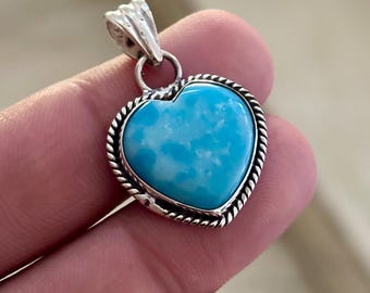 Colgante de corazón de larimar, collar de plata de ley con piedra marina, hecho a mano.