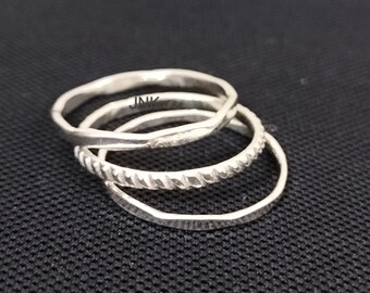 Ensemble de bagues empilables en argent sterling faites main : anneaux minimalistes