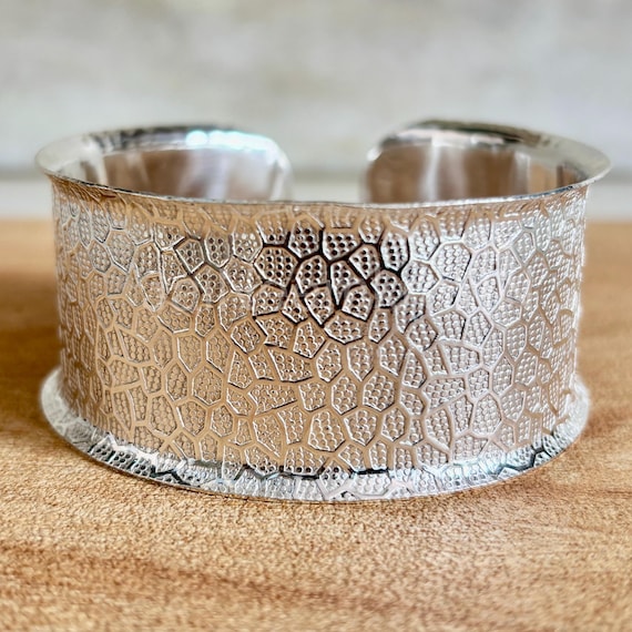 美品！Silver Wide Cuff Bangleブレスレット Hallmarked Sterling Silver Wide Cuff Bangle - Handcrafted - Etsy