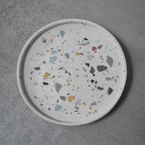 coaster / dish / small presentation tray in white concrete and multicolored terrazzo