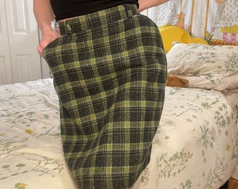 1990 vintage grunge plaid fleece mini skirt!
