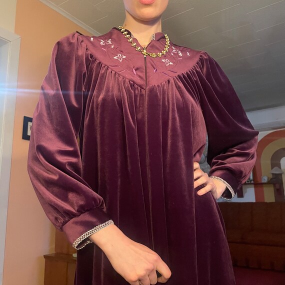 Vintage 80s Purple Velvet Embroidered Front Zip Wizard Nightgown