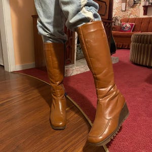 Size 9 - 80s vintage brown leather shearling lined wedge zip tall snow boots!