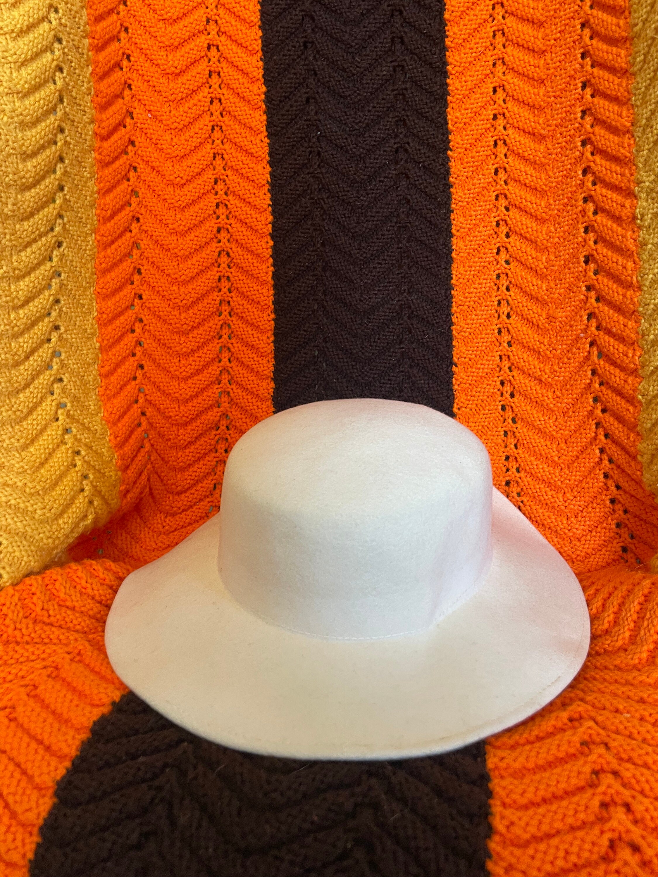 1960s MOD Made in England - Pauline for Bermona 100% Wool  display picture 1