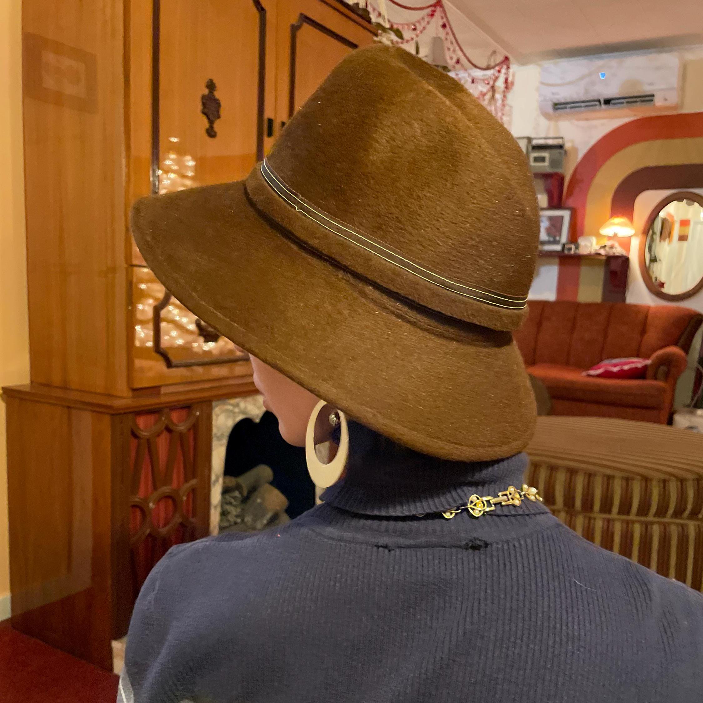 【人気ショップが最安値挑戦！】 1960s Etsy - Velvet! Imported of Hat Brown DEBS Dache Lilly 帽子