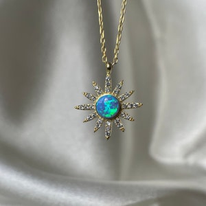 Dainty Opal North Star Necklace - Minimalist Gold North Star Compass Pendant - Celestial Sunburst Necklace - Astronomy Gifts for Bestfriend