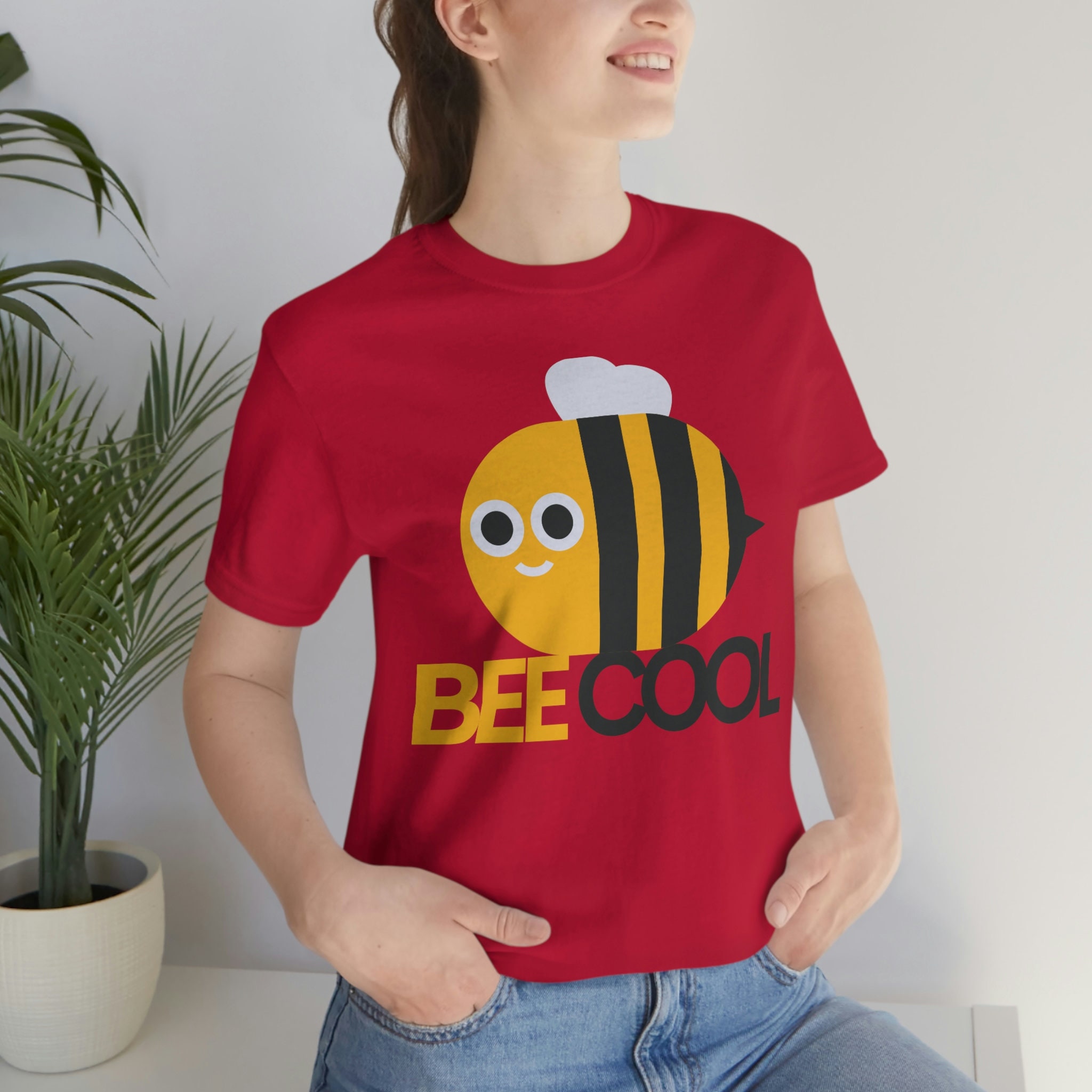 【AMBLER】 Hysteria bear embroidered short-sleeved T-shirt Bee Cool, Bees, Unisex Jersey Short Sleeve Tee - Etsy