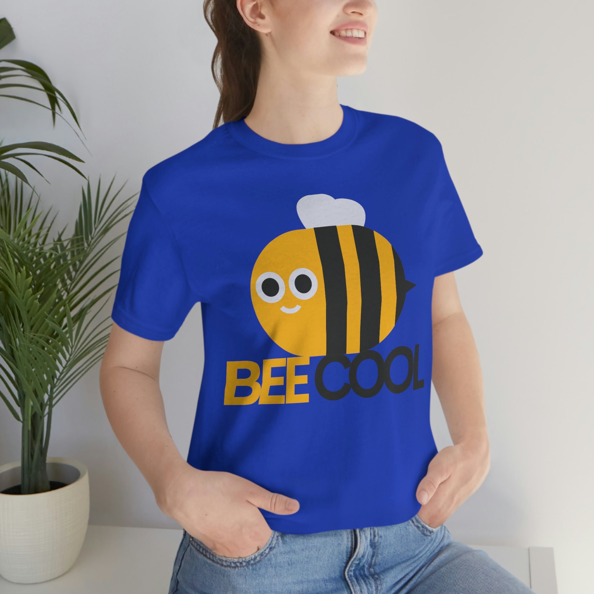 【AMBLER】 Hysteria bear embroidered short-sleeved T-shirt Bee Cool, Bees, Unisex Jersey Short Sleeve Tee - Etsy