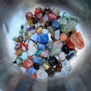 Mystery crystal confetti