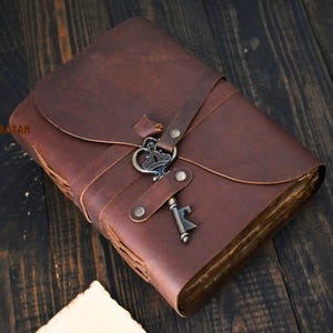 Diario in pelle con chiave fatto a mano, vintage, con bordo frastagliato, in carta di cotone, diario in pelle, diario grimorio, diario spazzatura, regalo di Natale, 200 pagine, 125 g/m²