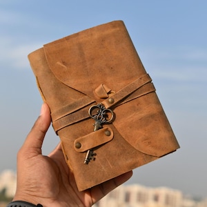 Handgefertigtes Lederschlüssel Journal Vintage Büttenrand Baumwollpapier Leder Journal Grimoire Journals Junk Journal Weihnachten Geschenk 200 seiten 125GSM