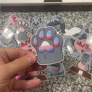 Izzy Ube Trans Paws-stickers